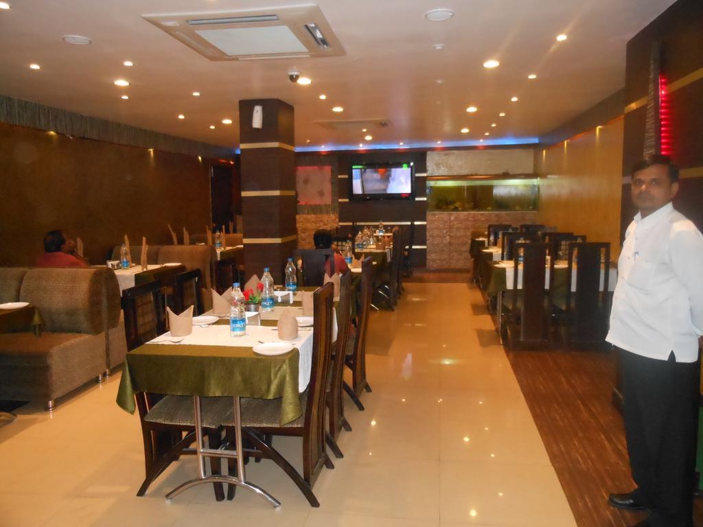 Hotel Vibhav Harsh Varanasi Exterior foto