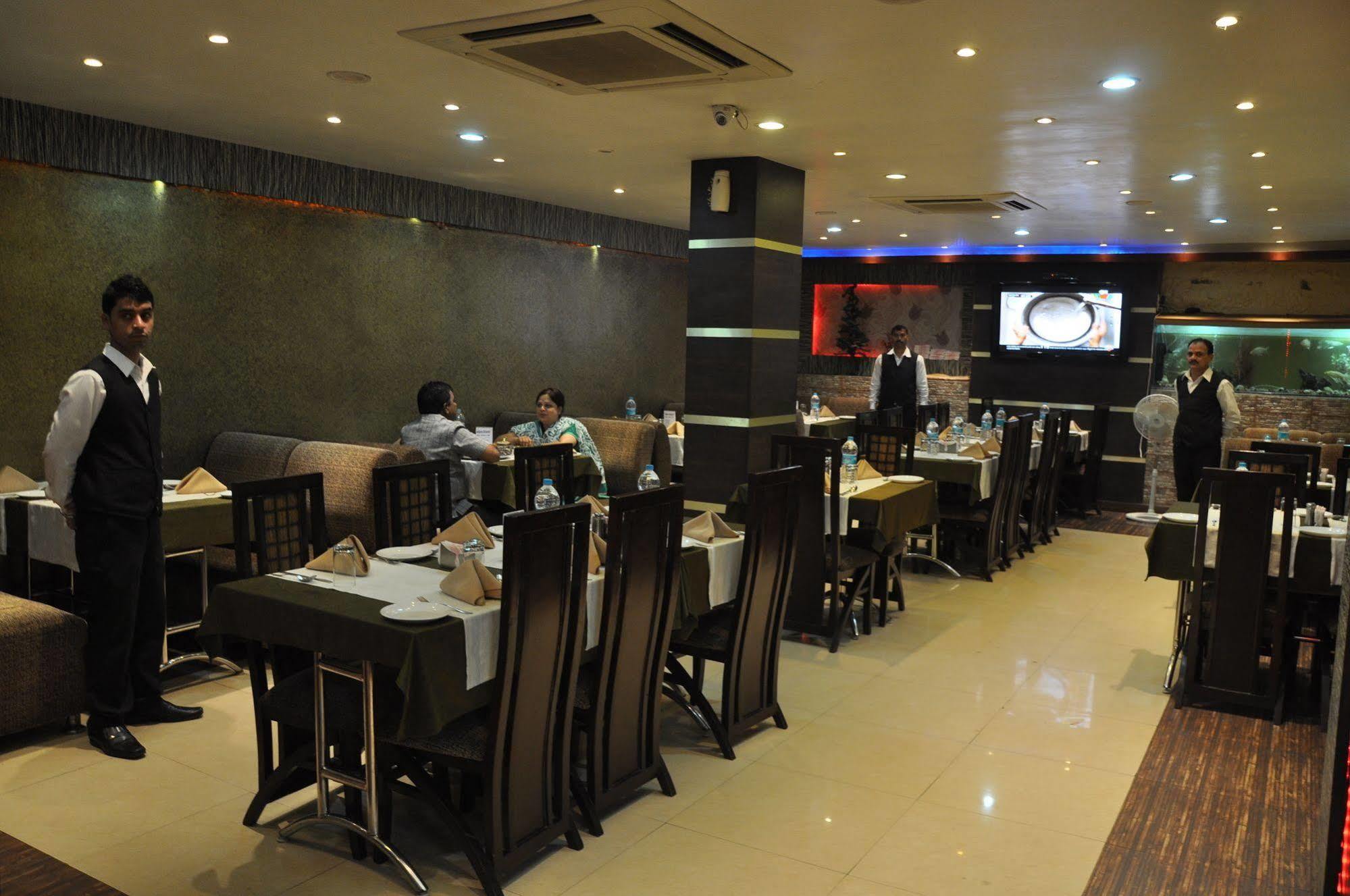 Hotel Vibhav Harsh Varanasi Exterior foto