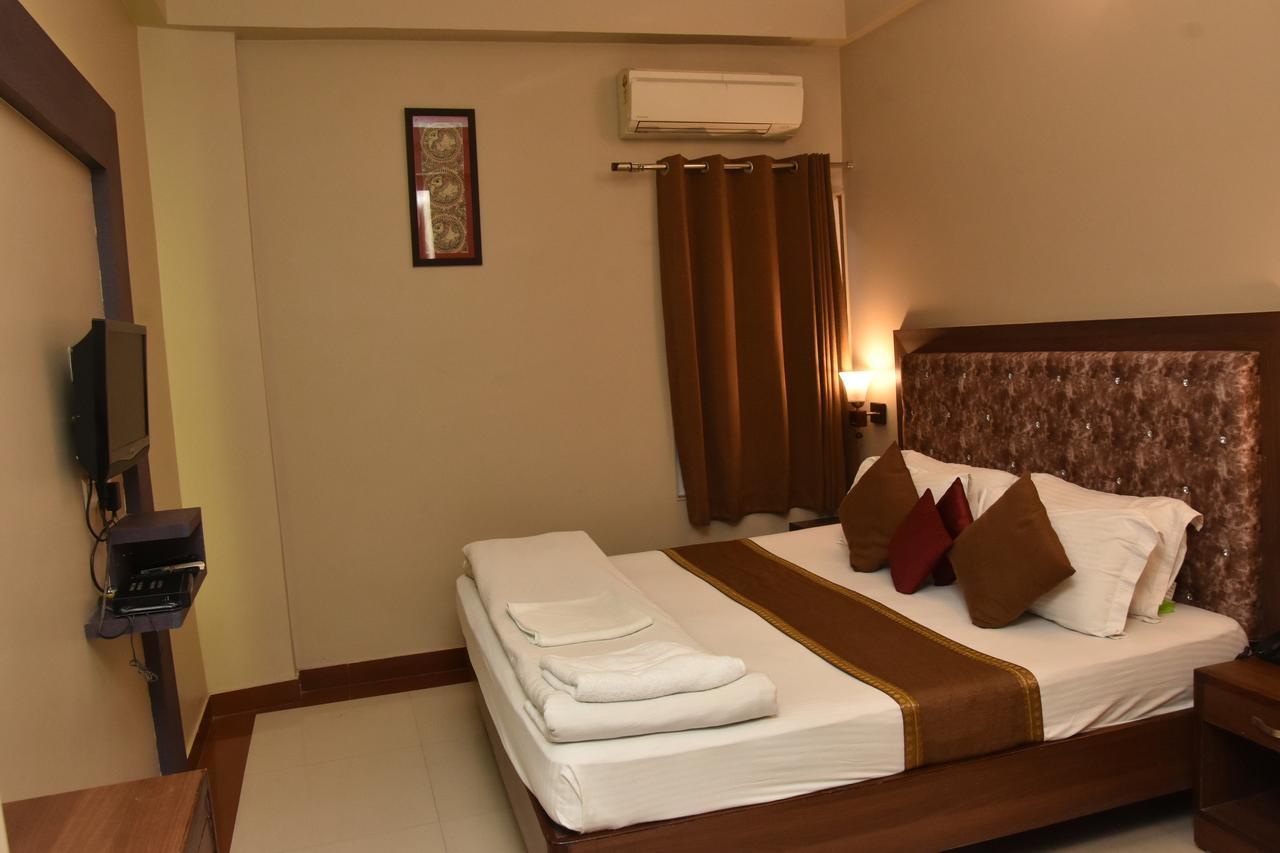 Hotel Vibhav Harsh Varanasi Exterior foto