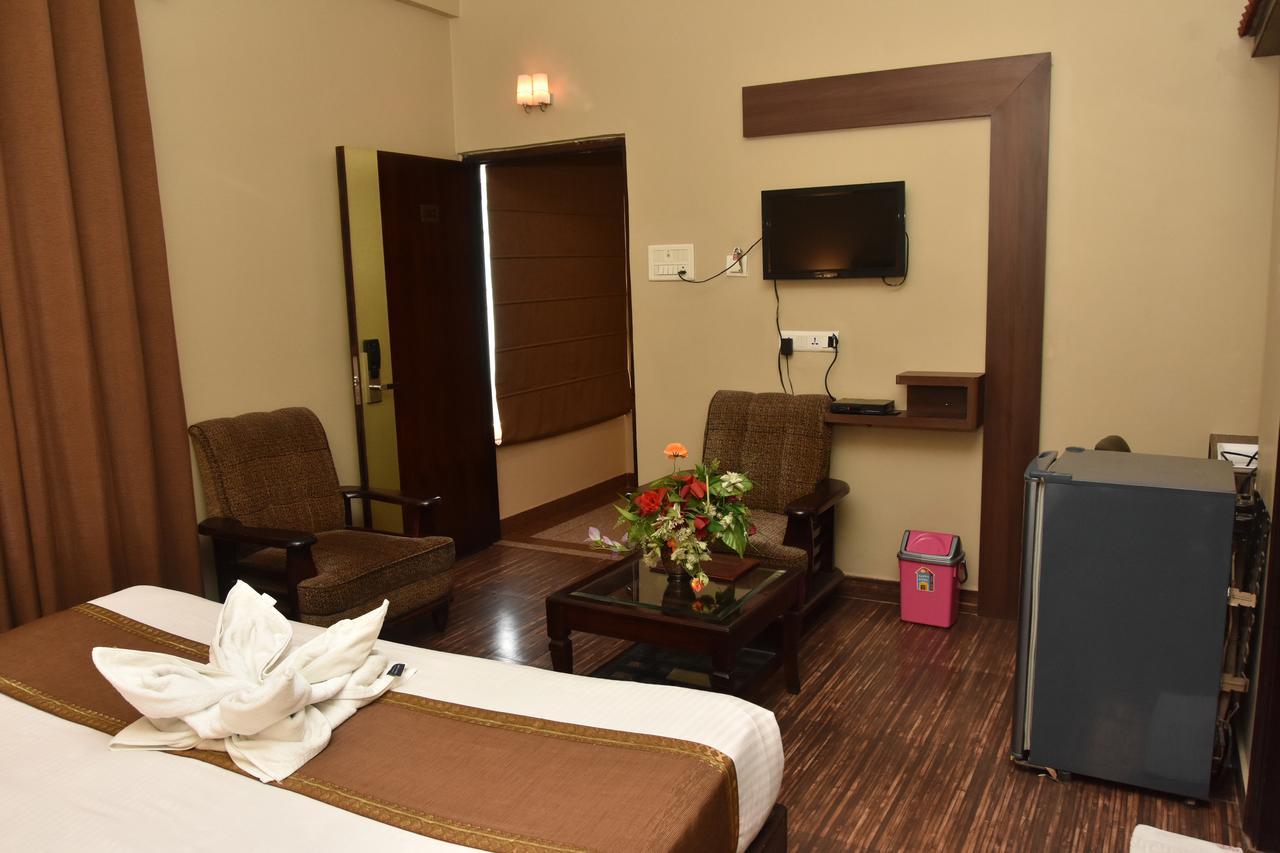 Hotel Vibhav Harsh Varanasi Exterior foto