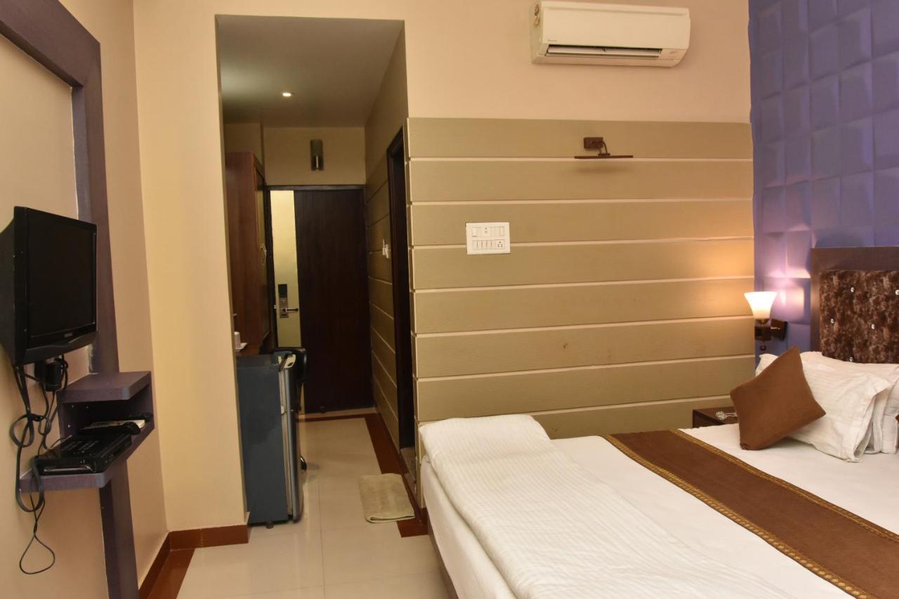 Hotel Vibhav Harsh Varanasi Exterior foto