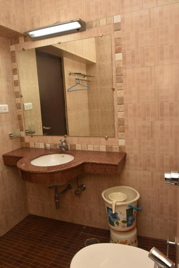 Hotel Vibhav Harsh Varanasi Exterior foto